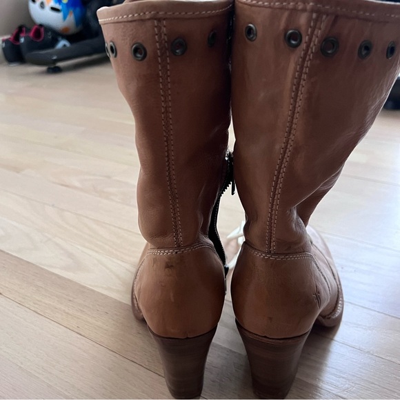 Frye lace up booties 8.5 - Picture 7 of 8